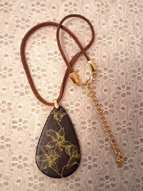 New Bauxo Dark Brown Handcrafted Leather Floral Pendant Genuine Leather Necklace